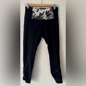 Lululemon Black Runday Crop Leggings with Floral Waistband size 6